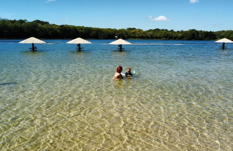 foto da area de banho na praia