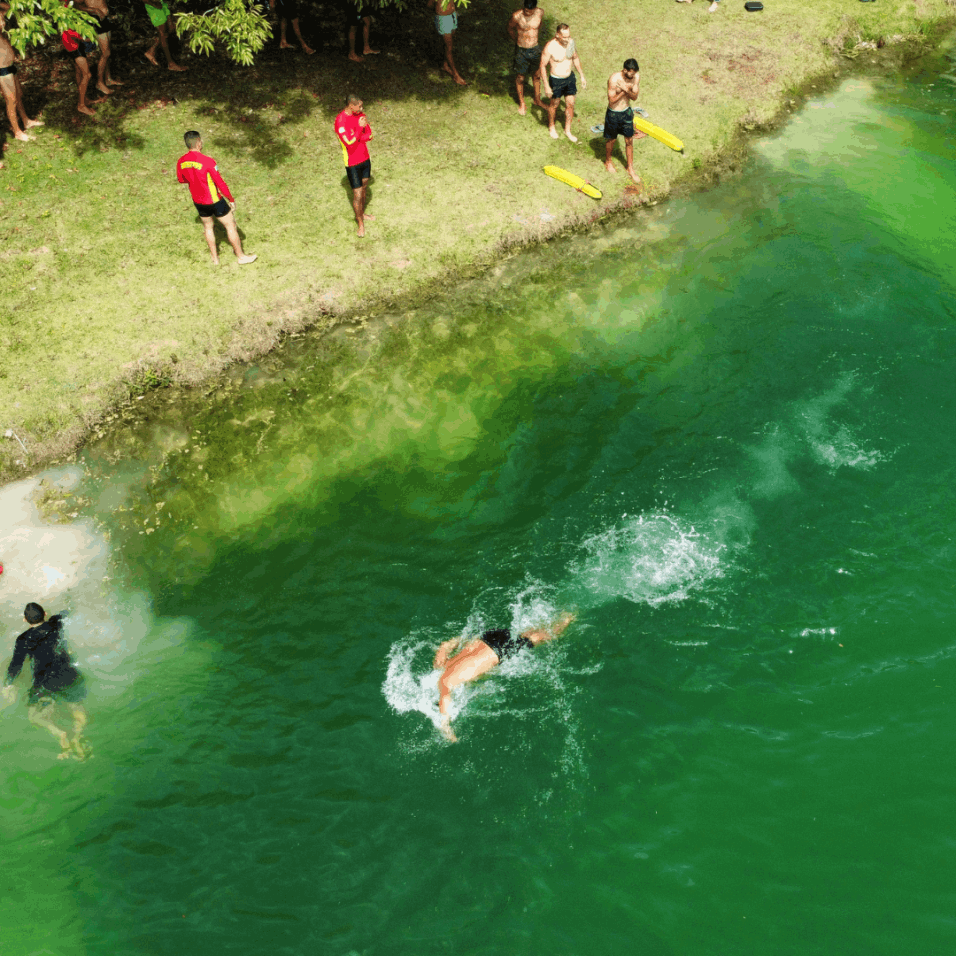 treinamento na flutuação da praia da figueira